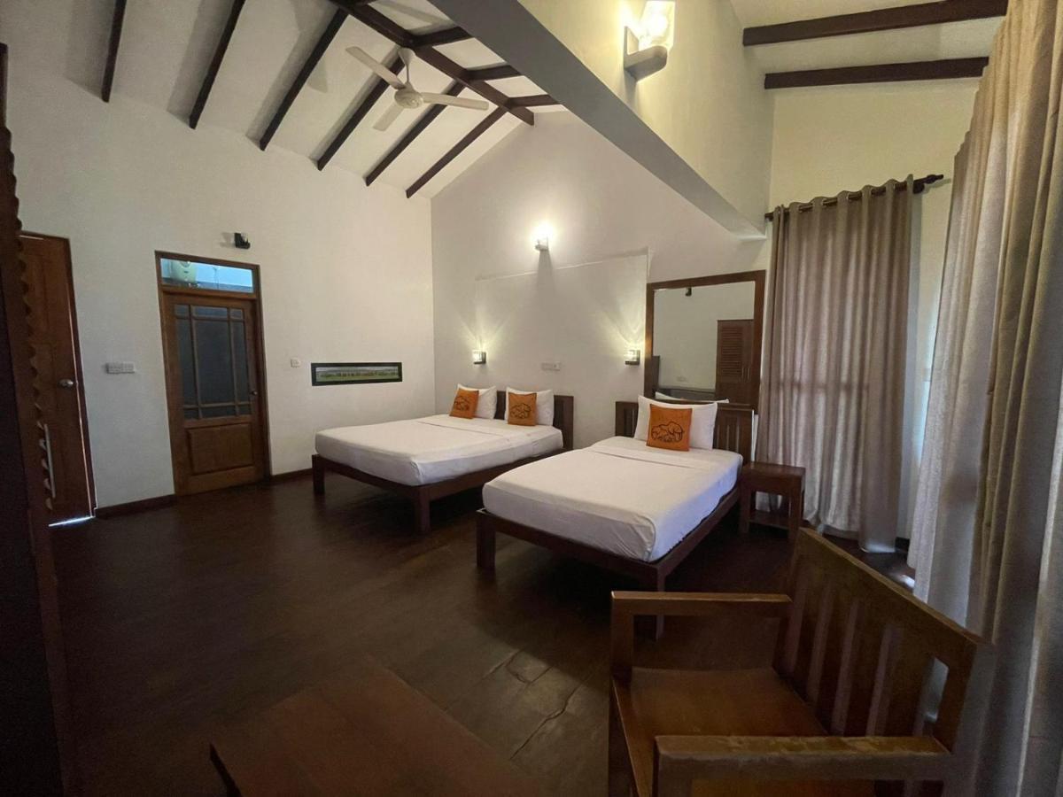 Hotel Lake Park Polonnâruvâ Extérieur photo