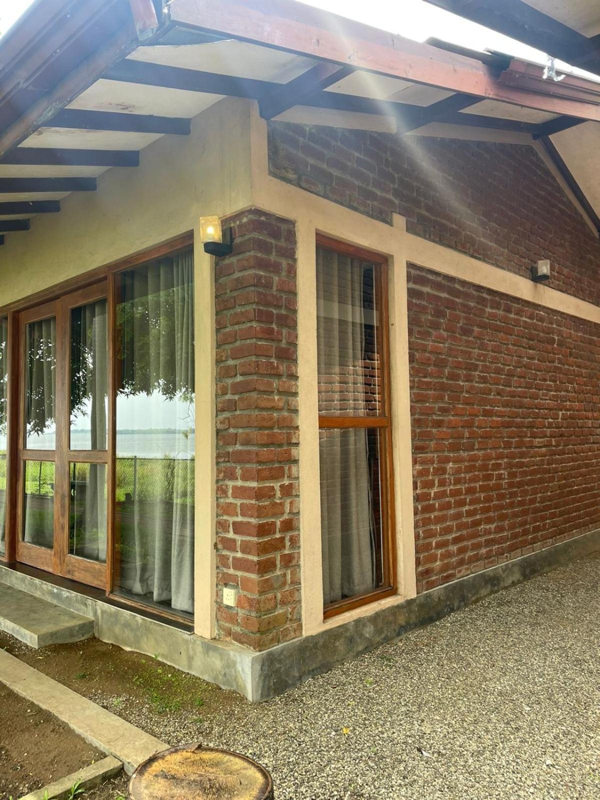 Hotel Lake Park Polonnâruvâ Extérieur photo